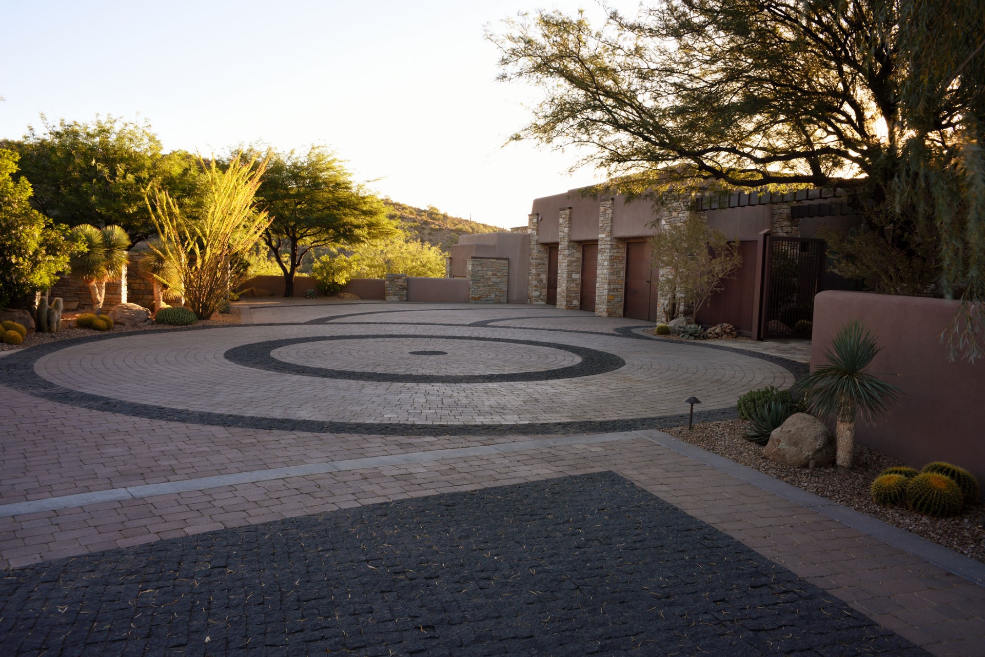 Paradise Valley radiused paver driveway, view 5