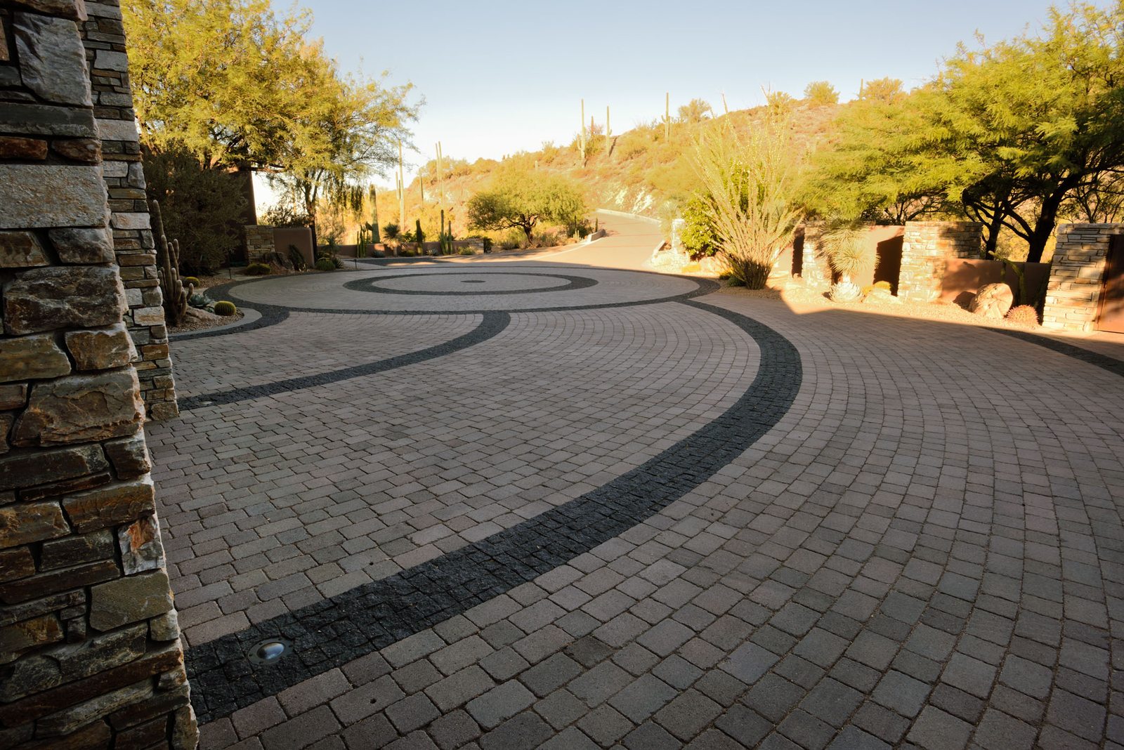 Cobblestone Courtyard Driveway with Concentric Rings in Phoenix Valley, AZ, Stone Creations paver project photo 2