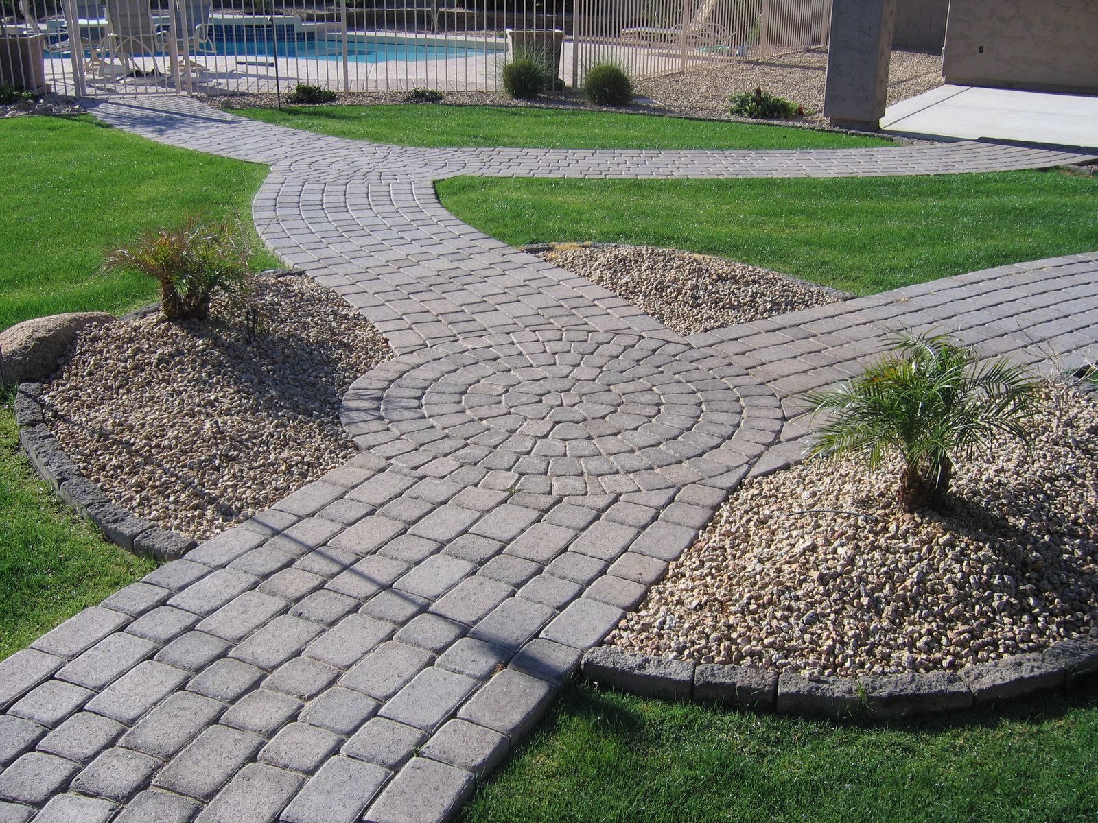 Walkway with Circle Medallion