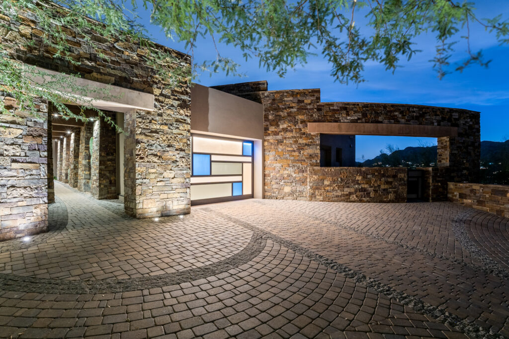 Paradise Valley radiused paver driveway, view 3